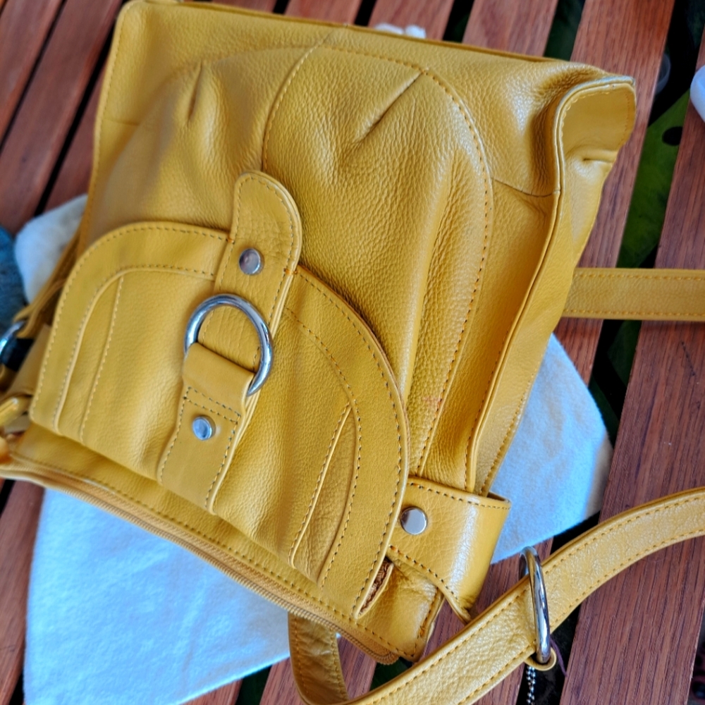 Marco Avane Shoulder Bag. Tan Yellow Leather. - Picture 10 of 15